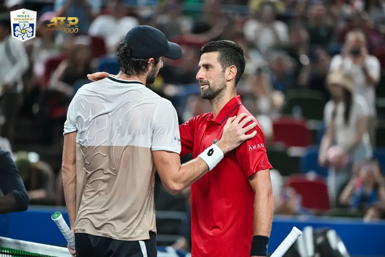 而立的球员, 的比分遭到